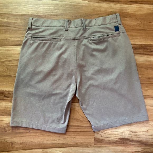 NWOT, Halsey Sport Breakwater Shorts in Dark Camel, 9 in Inseam, Size 36 - Picture 5 of 11